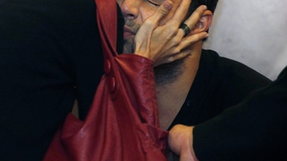 Ricky Martin Doesn't Seem Into It